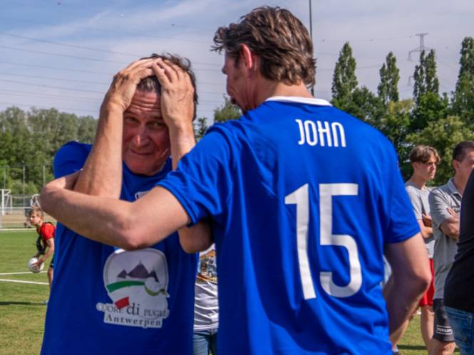 Zo emotioneel reageert Erik Van Looy bij zijn laatste voetbalmatch: “Dit vind ik zwaarder dan 60 worden” 