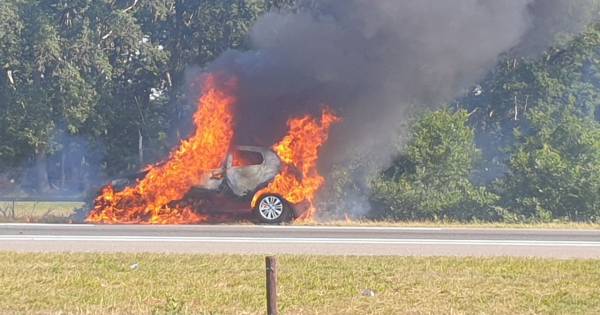 De brandweer heeft het vuur uiteindelijk weten te blussen...
