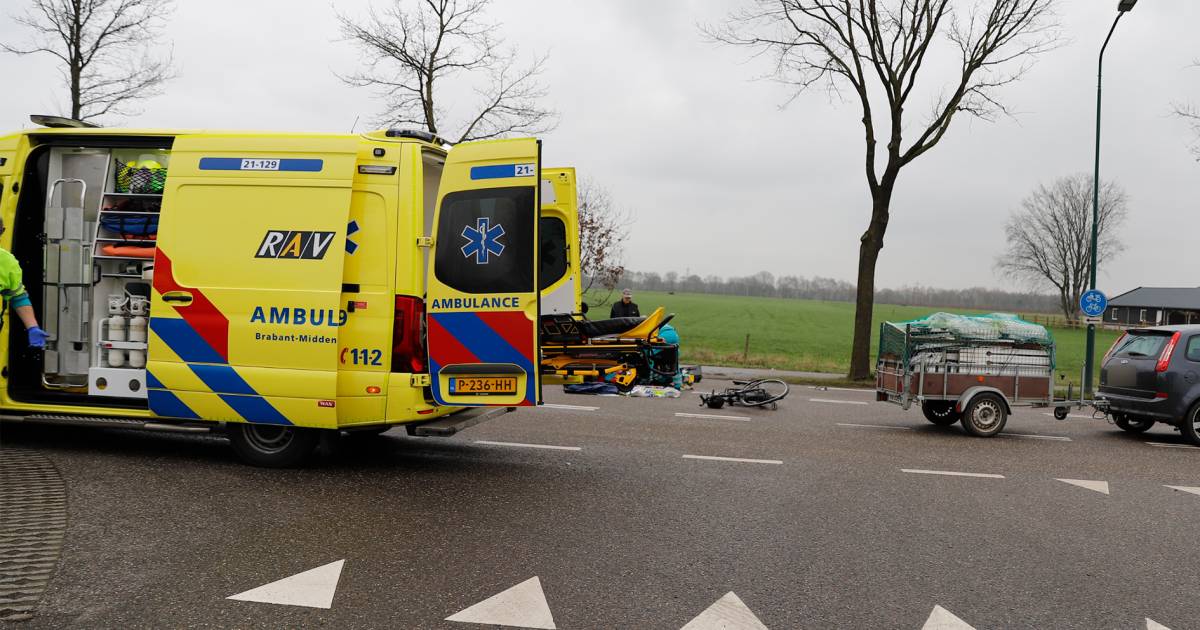 Vrouw op e-bike overleden na botsing in Haps.