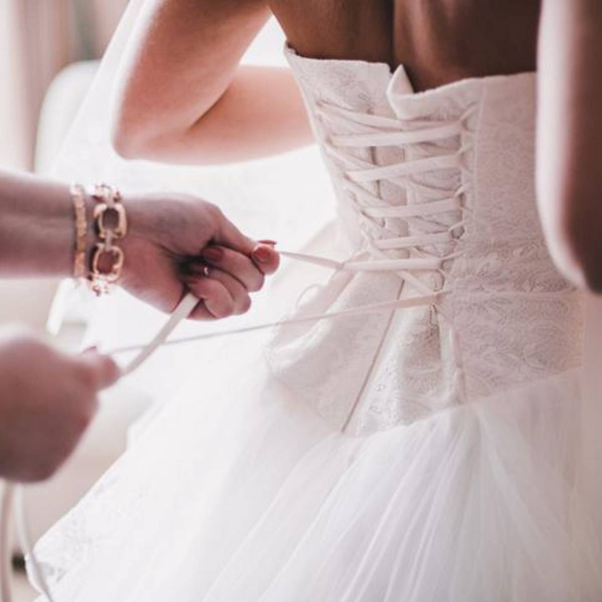 Robe de mariée quand on a des bourrelets top