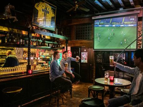 Bredase horeca opent deuren voor NAC-supporters: duel met Helmond Sport zaterdag in vele kroegen te zien