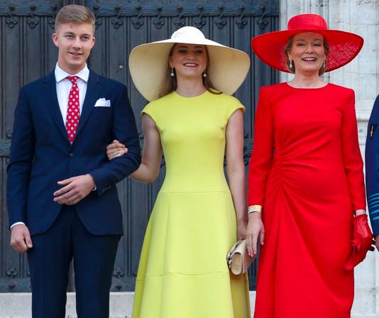 Van links naar rechts: prins Emmanuel, kroonprinses Elisabeth en koningin Mathilde.