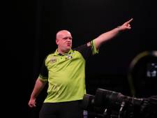 Van Gerwen imponeert en bereikt derde ronde: ‘Fenomenaal, een briljante wedstrijd’