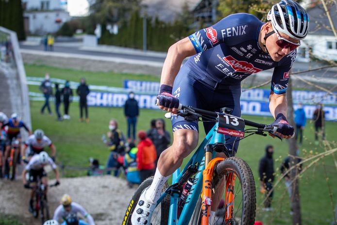 Van Der Poel En De Mountainbike Het Is Meteen Weer Raak Wielrennen Ad Nl