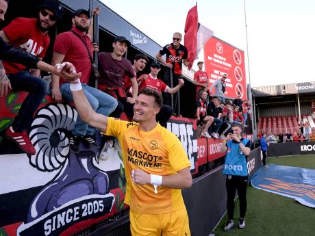 ‘Bidonkeeper’ Nordin Bakker van Almere City droomt hardop van eredivisie: ‘We zijn er onwijs aan toe’