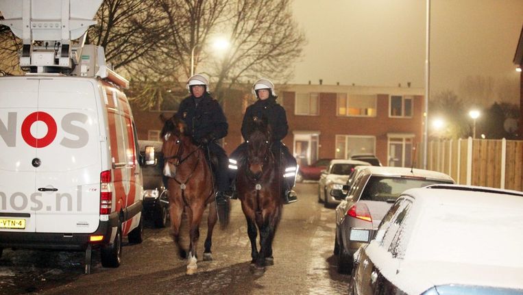 Politie en de media ter plaatse in de Culemborgse wijk Terweijde Beeld ANP