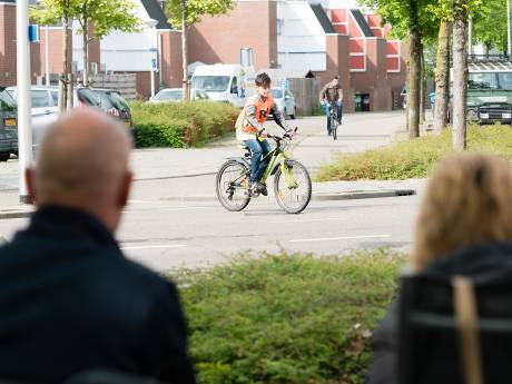 ‘Ouders, fiets met je kinderen naar school’