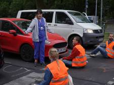 Ook Duitsland worstelt met klimaatactivisten die straten blokkeren en zich vastkleven