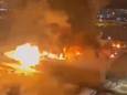 In het winkelcentrum bij Moskou vonden explosies plaats tijdens de brand.