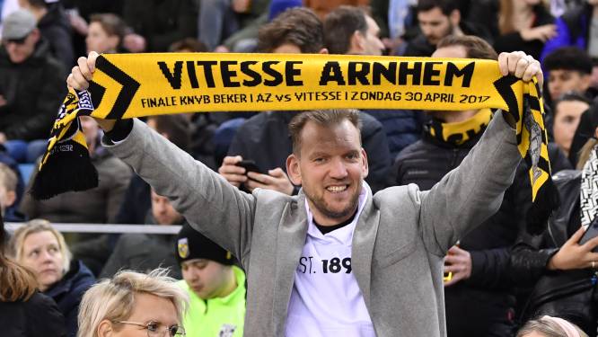 Onrust en onzekerheid onder aanhang Vitesse: ‘Ik neem vrijdag na de wedstrijd mijn stoeltje maar mee’