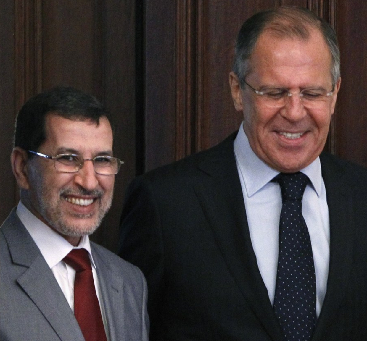 De Marokkaanse minister van Buitenlande Zaken, Saad-Eddine Al-Othmani (L), en de Russische minister van Buitenlandse Zaken, Sergei Lavrov. Beeld reuters