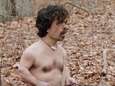 Peter Dinklage poedelnaakt in hilarische tv-sketch