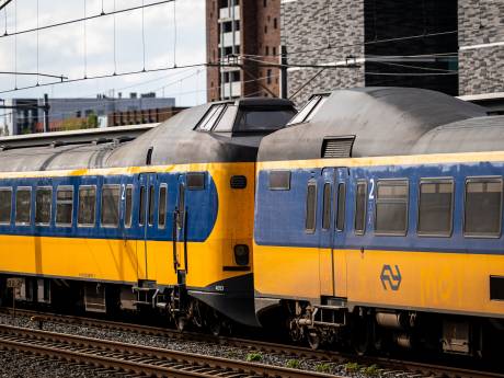 NS zet treinen zaterdagavond drie minuten stil na mishandeling conducteur: ‘Klaar met geweldplegers’