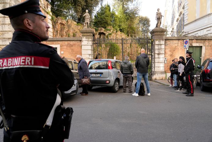 Stamattina la polizia era alla porta per far uscire la principessa.