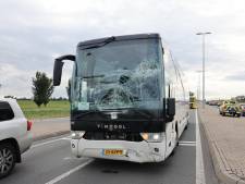 Touringcar vol jongeren botst op bedrijfsbusje op N50 bij Kampen