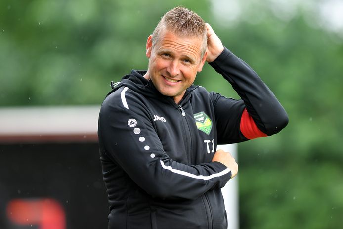 Trainer Pieter Stevens heeft alle redenen om te lachen, want zijn ploeg doet het bijzonder goed in de competitie