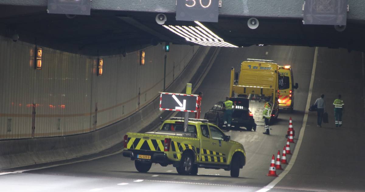 Kilometers lange file door ongeluk in Vlaketunnel.
