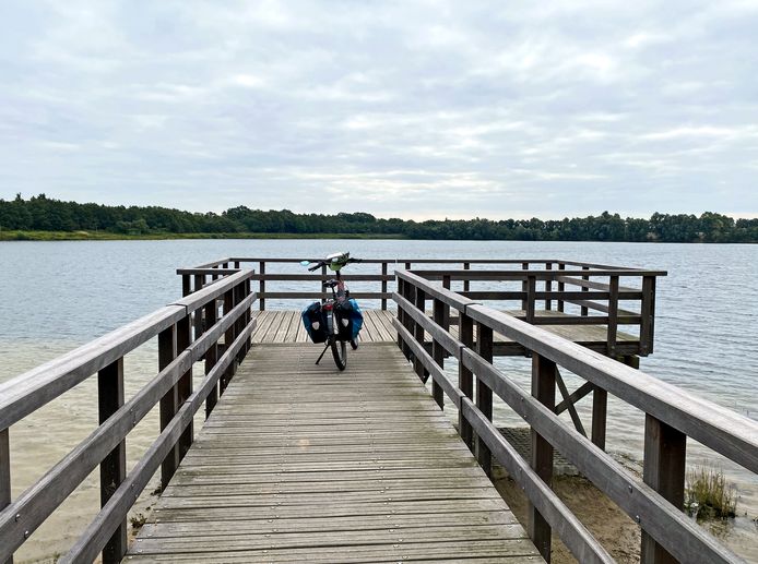 Zicht over het water bij De Oelemars.