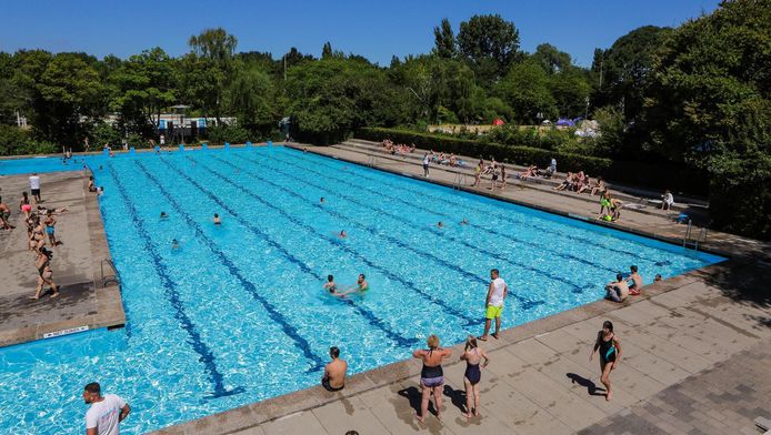 Zwembaden Langer Open Wegens Hitte Amsterdam Ad Nl