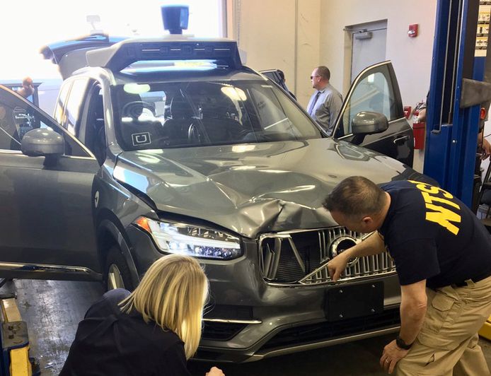 De National Transportation Safety Board (NTSB) doet onderzoek naar het ongeval in Tempe, Arizona, waarbij een vrouw werd doodgereden door een zelfrijdende auto van Uber,