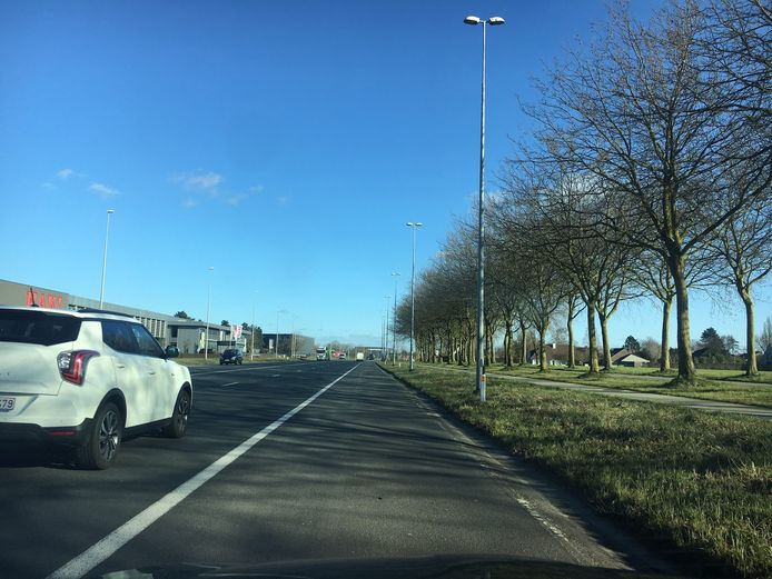 De Rijksweg (N36) in Izegem is een gekende flitslocatie. De snelheid is er beperkt tot 70 kilometer per uur.