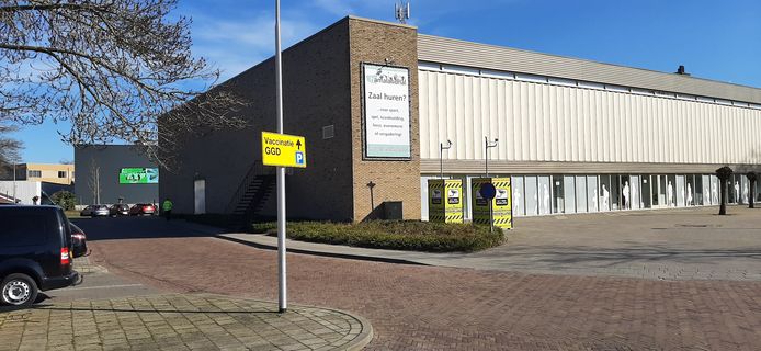 Probleemloze Start Van Prikken Tegen Corona In Hamalandhal Lichtenvoorde |  Oost Gelre | Gelderlander.Nl