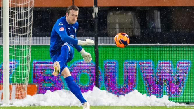 Heracles-doelman Michael Brouwer na weer een ‘clean sheet’: ‘Het hoeft niet mooi, als het maar drie punten oplevert’