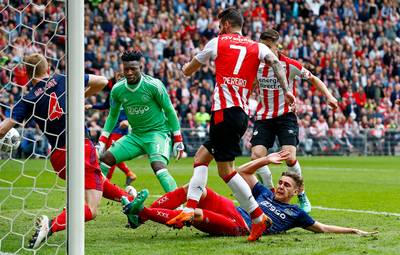 Ajax laatste drie jaar in Eindhoven kansloos tegen PSV