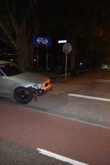 Automobilist (37) moet rijbewijs inleveren na platrijden hek in Oosterbeek