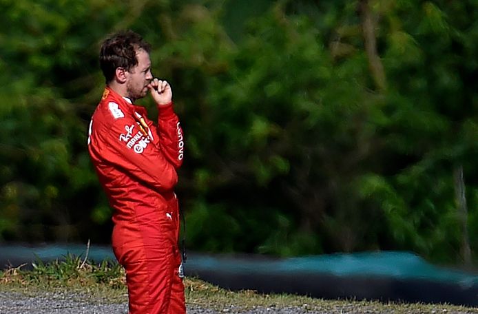 Vettel zwaar ontgoocheld na de botsing met Leclerc.