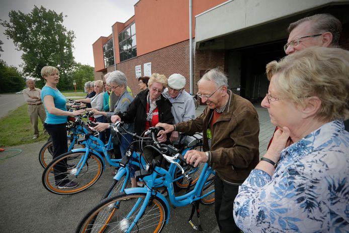 Onder meer een tocht met een elektrische fiets staat op het programma.