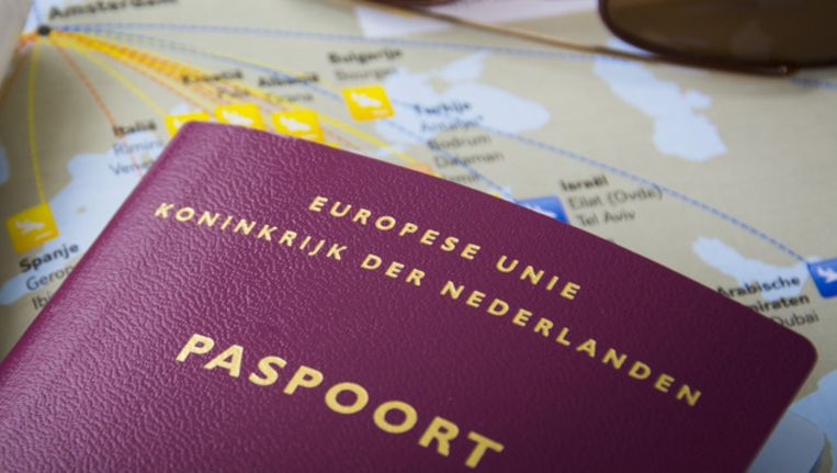 ANWB: 'Maak paspoort geldig' | Het Parool