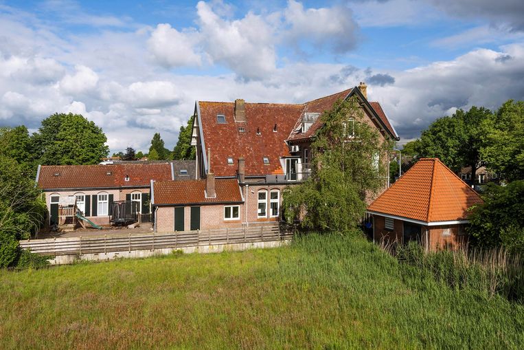 Binnenkijken bij William Rutten: fotograaf zet prachtig landhuis te koop Beeld Funda