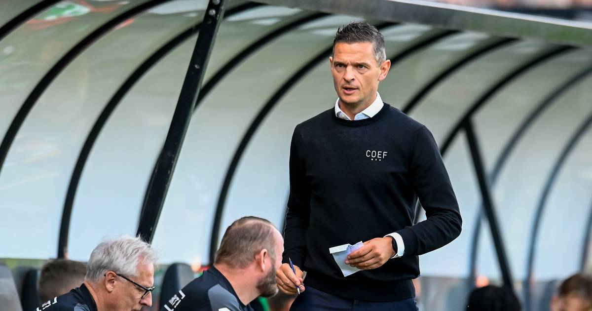 NEC baalt van leuzen en spandoeken over Rogier Meijer: ‘Onze coach wordt beschadigd’ | Nederlands voetbal