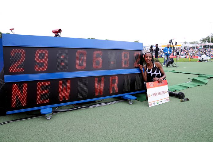 World record Sifan Hassan at 10,000 meters improved after ...