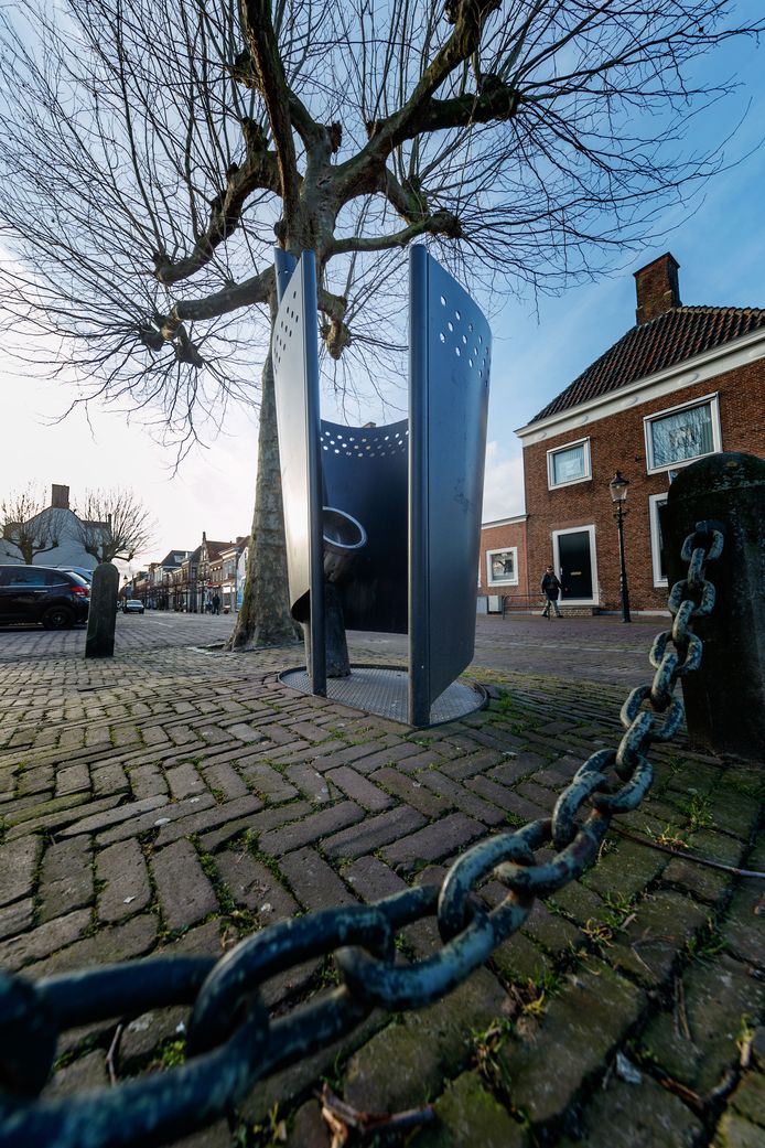 In Zevenbergen staat één openbare toilet. De zogeheten Amsterdamse Krul op de Markt.