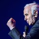 Aznavour bespeelt nog steeds heel het vrouwenlichaam