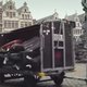 Is deze bagagewagen van Schiphol de weg kwijt?