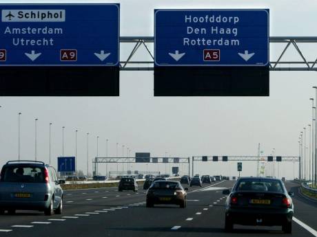 A5 richting Hoofddorp dicht door ongeluk met meerdere auto’s