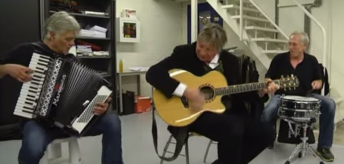 Nits vierden in 2014 hun 40-jarig jubileum. Tijdens LIVE@ED speelden ze op de redactievloer van het ED hun grootste hit: ‘In the Dutch Mountains'.