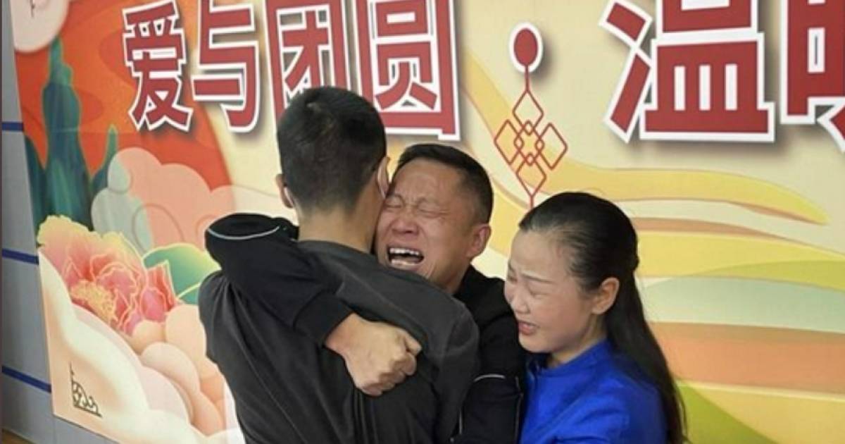 Chinese couple reunited with son after 14 years, kidnapped over one-child  policy | Abroad - Netherlands News Live