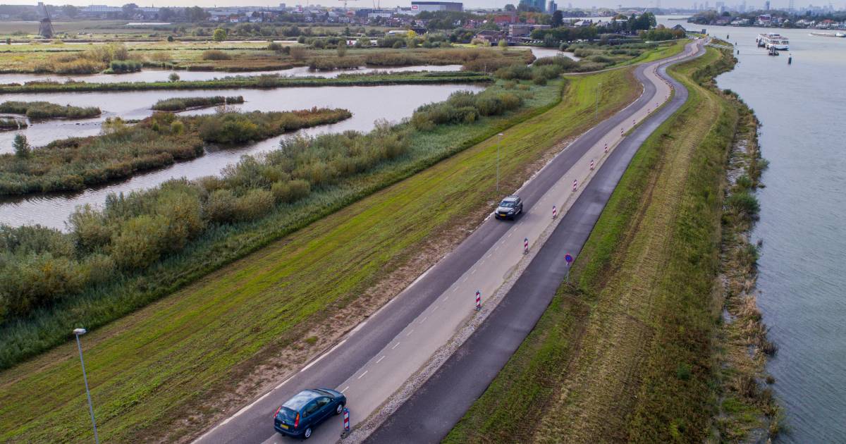 Dat wordt omrijden geblazen: enige weg tussen Kinderdijk en Nieuw-Lekkerland bijna week dicht