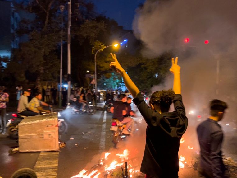 Protesten in Teheran Beeld via REUTERS