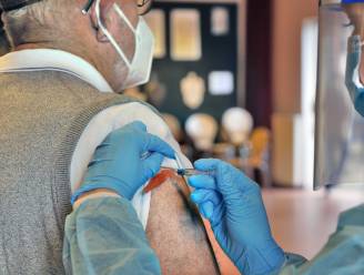 De vraag van 11 miljoen Belgen: wie eerst? “Het zou niet goed zijn dat we álle 65-plussers moeten inenten”