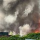 ▶ Zware brand bij houtzagerij in Hemiksem: buurtbewoners moeten ramen en deuren gesloten houden
