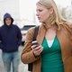 Politie geeft alarmknop aan slachtoffers van stalking