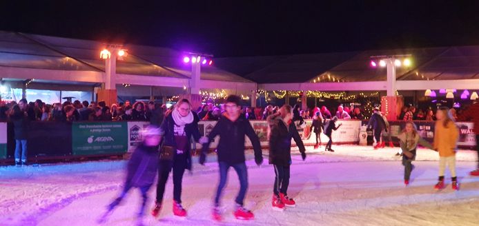 De opening van het winterdorp was meteen een succes.