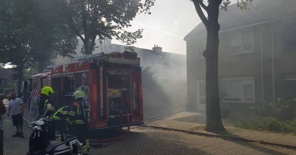 Veel rook door brand bij schuur in Ewijk