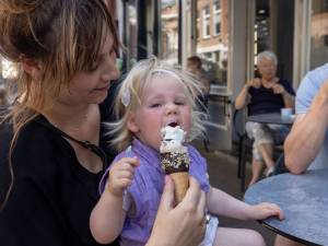 Dé zomertraktatie wordt duurder, maar we betalen het lachend: ‘Mensen blijven terugkomen’