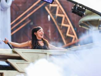 B Jones is de eerste Spaanstalige dj op de mainstage van Tomorrowland: “Fier dat ik als vrouw die eer kreeg”